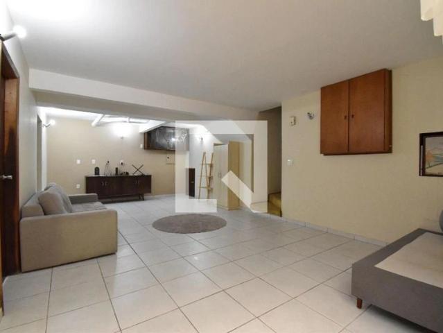 Casa / Sobrado para Locação em Curitiba/PR Boqueirão 6 Quartos