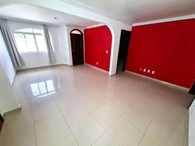 Casa / Sobrado para Locação em Curitiba/PR Boqueirão 8 Quartos