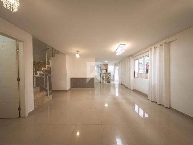 Casa / Sobrado para Locação em Curitiba/PR Campo Comprido 3 Quartos