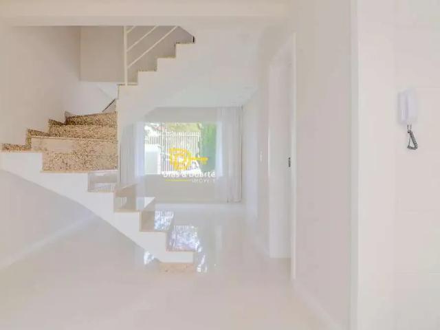 Casa / Sobrado para Locação em Curitiba/PR Campo Comprido 3 Quartos