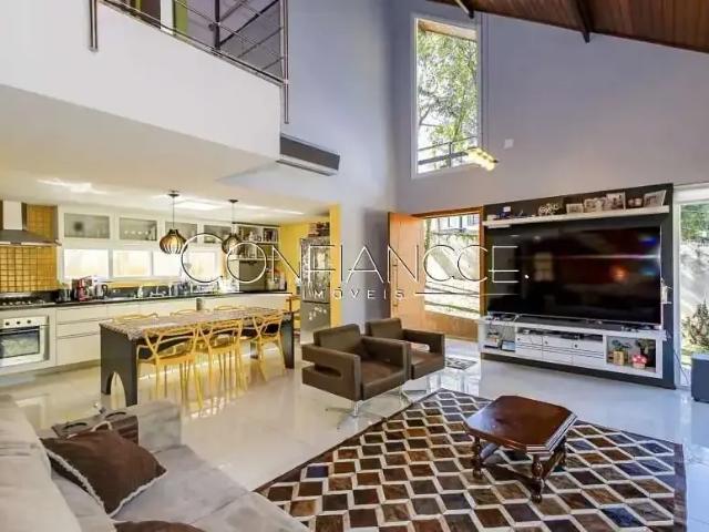 Casa / Sobrado para Locação em Curitiba/PR Campo Comprido 3 Quartos