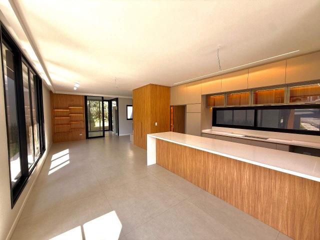 Casa / Sobrado para Locação em Curitiba/PR Campo Comprido 3 Quartos