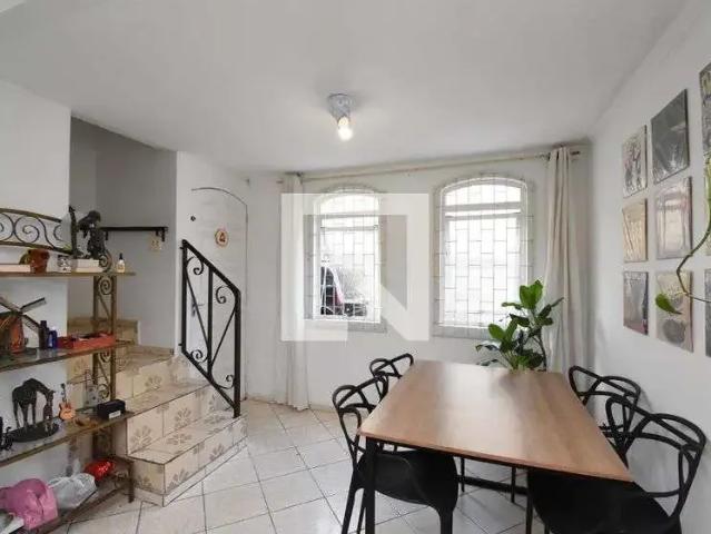 Casa / Sobrado para Locação em Curitiba/PR Cajuru 3 Quartos