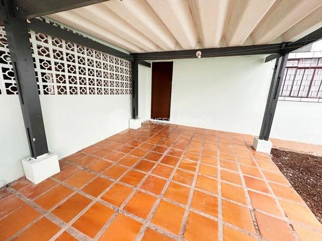 Casa / Sobrado para Locação em Curitiba/PR Cajuru 3 Quartos