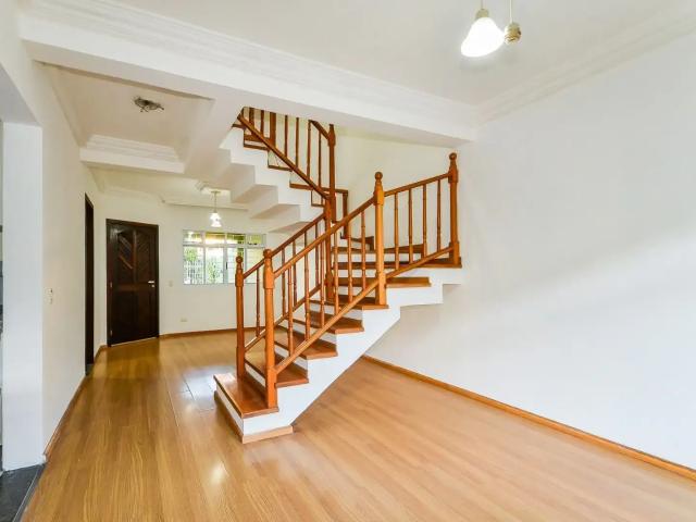 Casa / Sobrado para Locação em Curitiba/PR Cajuru 3 Quartos