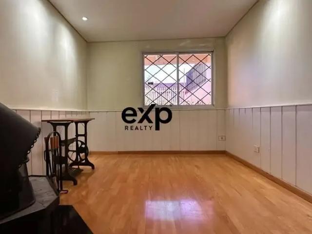 Casa / Sobrado para Locação em Curitiba/PR Cajuru 3 Quartos