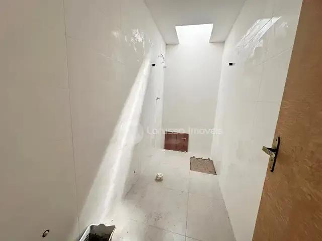 Casa / Sobrado para Locação em Curitiba/PR Capão da Imbuia 2 Quartos