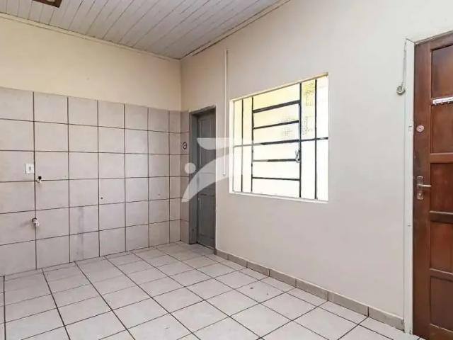 Casa / Sobrado para Locação em Curitiba/PR Capão Raso 2 Quartos