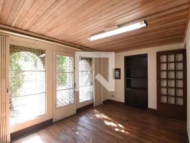 Casa / Sobrado para Locação em Curitiba/PR Centro 5 Quartos