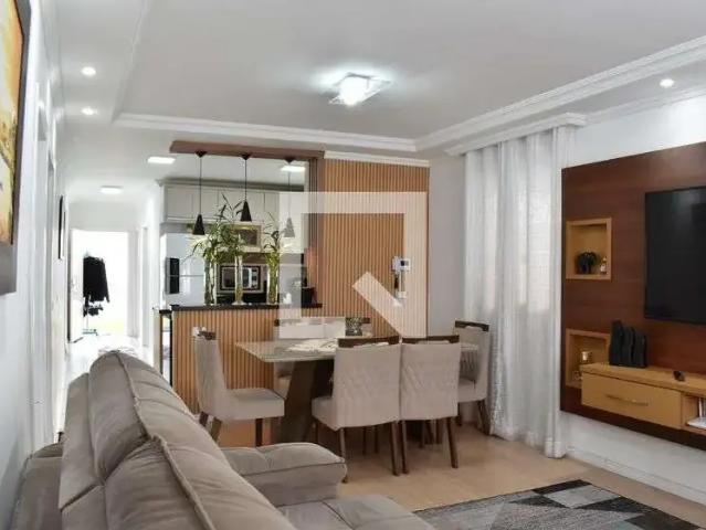Casa / Sobrado para Locação em Curitiba/PR Centro Cívico 4 Quartos