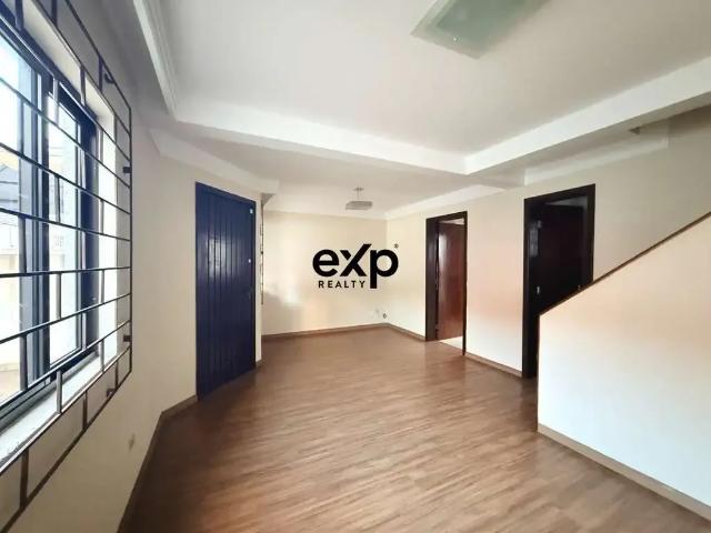 Casa / Sobrado para Locação em Curitiba/PR Fanny 3 Quartos