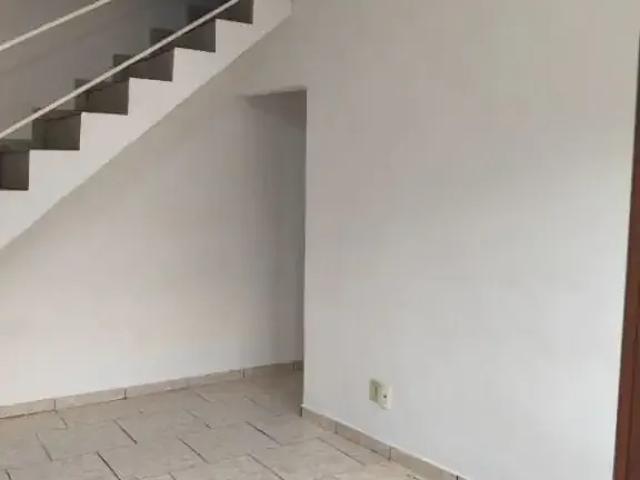 Casa / Sobrado para Locação em Curitiba/PR Fazendinha 3 Quartos
