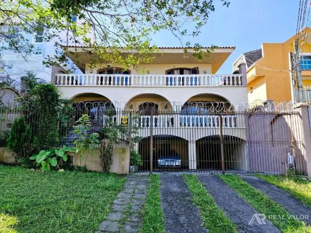 Casa / Sobrado para Locação em Curitiba/PR Guabirotuba 8 Quartos