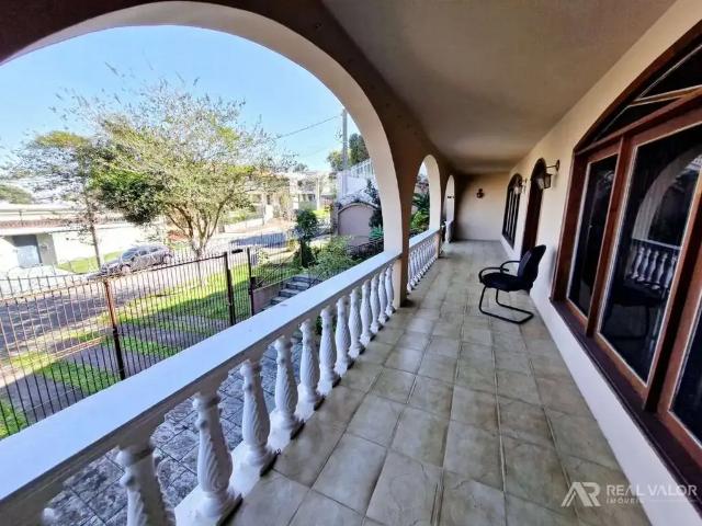 Casa / Sobrado para Locação em Curitiba/PR Guabirotuba 8 Quartos