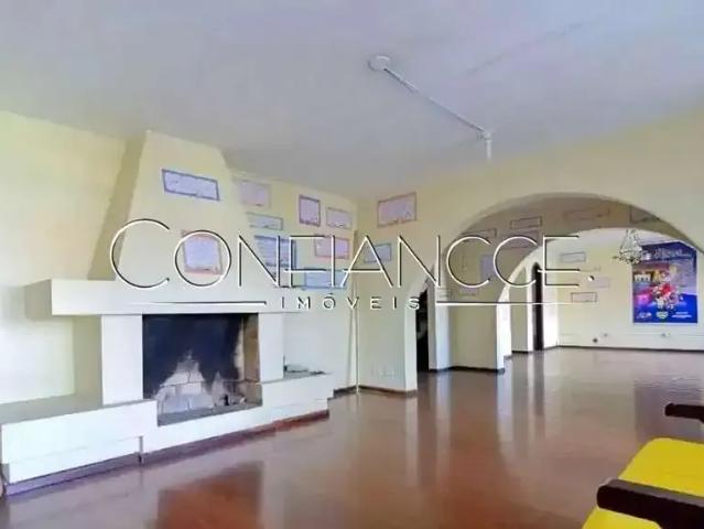 Casa / Sobrado para Locação em Curitiba/PR Guabirotuba 8 Quartos
