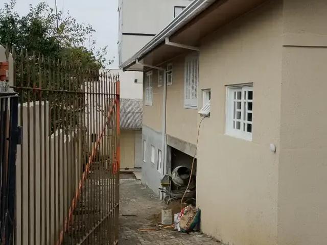 Casa / Sobrado para Locação em Curitiba/PR Guabirotuba 3 Quartos