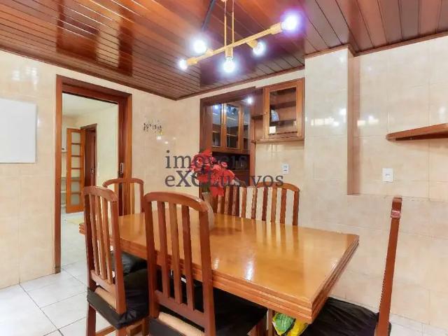 Casa / Sobrado para Locação em Curitiba/PR Guabirotuba 3 Quartos
