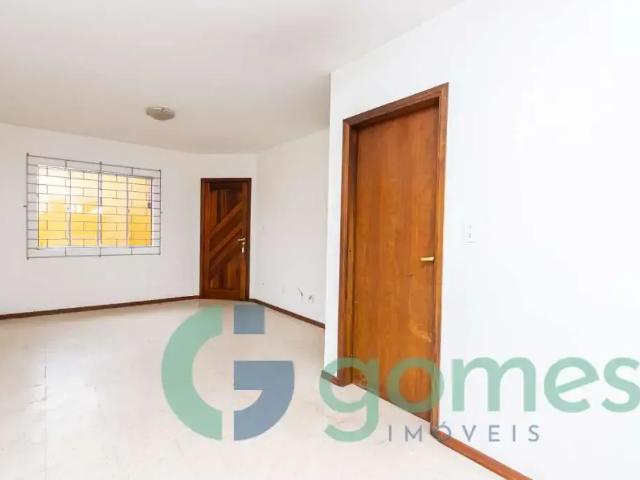 Casa / Sobrado para Locação em Curitiba/PR Guaíra 3 Quartos