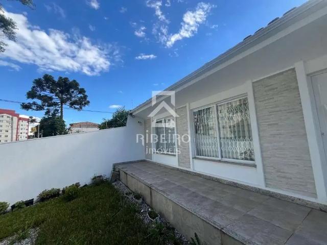 Casa / Sobrado para Locação em Curitiba/PR Hauer 4 Quartos