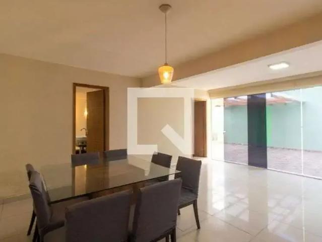 Casa / Sobrado para Locação em Curitiba/PR Hauer 2 Quartos