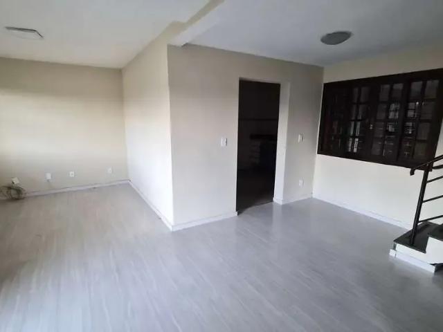 Casa / Sobrado para Locação em Curitiba/PR Hauer 3 Quartos