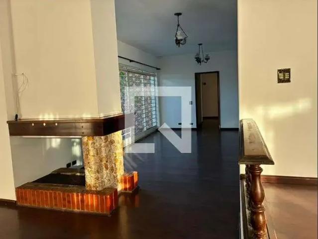 Casa / Sobrado para Locação em Curitiba/PR Jardim Social 3 Quartos