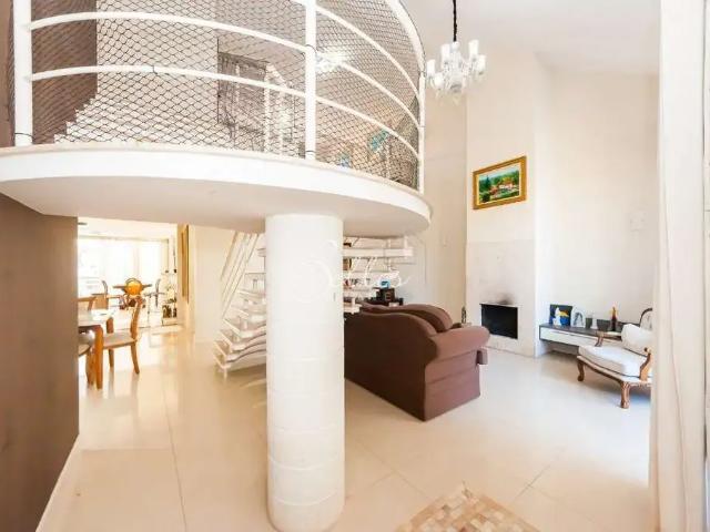 Casa / Sobrado para Locação em Curitiba/PR Jardim Social 4 Quartos