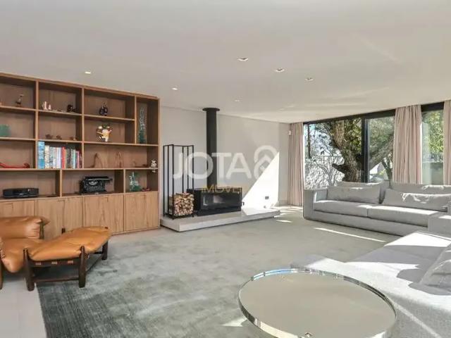 Casa / Sobrado para Locação em Curitiba/PR Jardim Social 4 Quartos