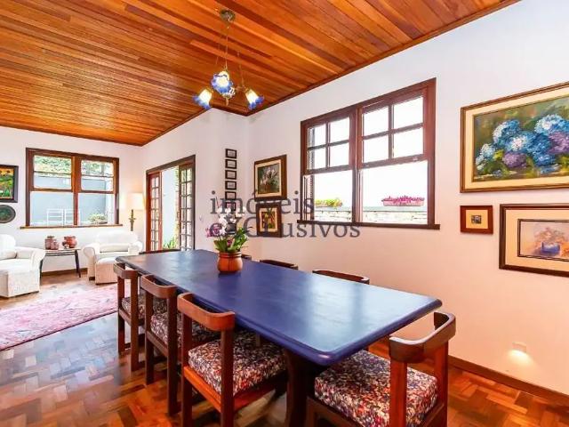 Casa / Sobrado para Locação em Curitiba/PR Mercês 3 Quartos