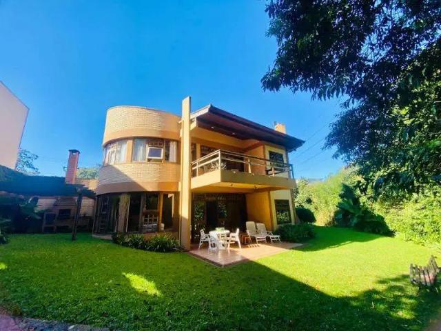 Casa / Sobrado para Locação em Curitiba/PR Mercês 3 Quartos