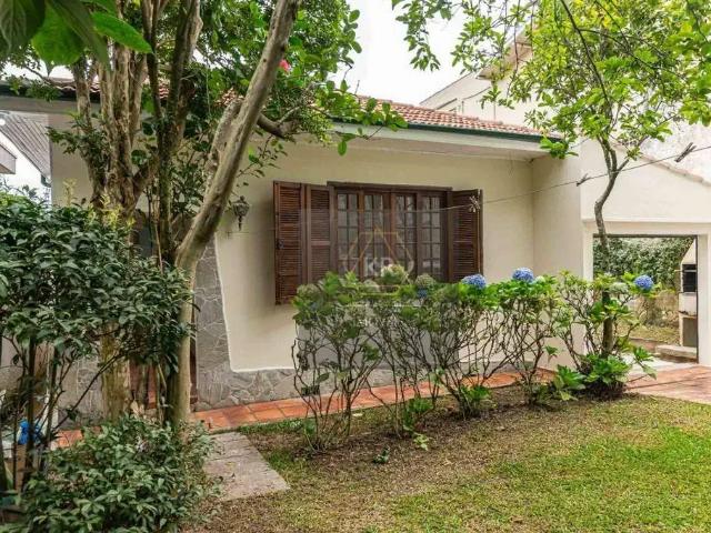 Casa / Sobrado para Locação em Curitiba/PR Mercês 2 Quartos