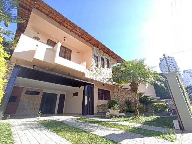Casa / Sobrado para Locação em Curitiba/PR Mossunguê 3 Quartos