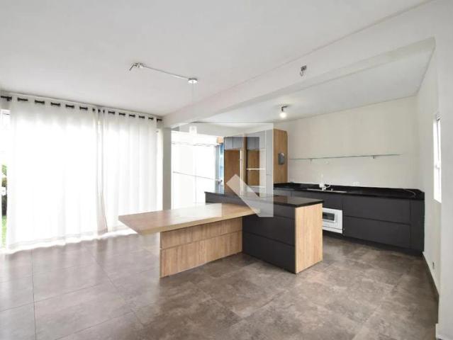 Casa / Sobrado para Locação em Curitiba/PR Mossunguê 2 Quartos