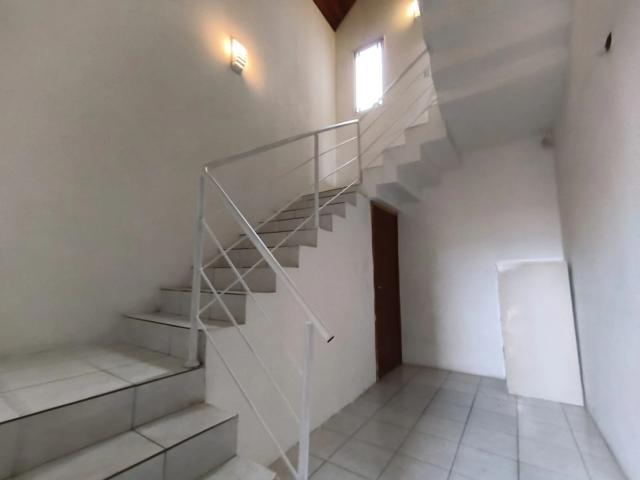 Casa / Sobrado para Locação em Curitiba/PR Novo Mundo 3 Quartos