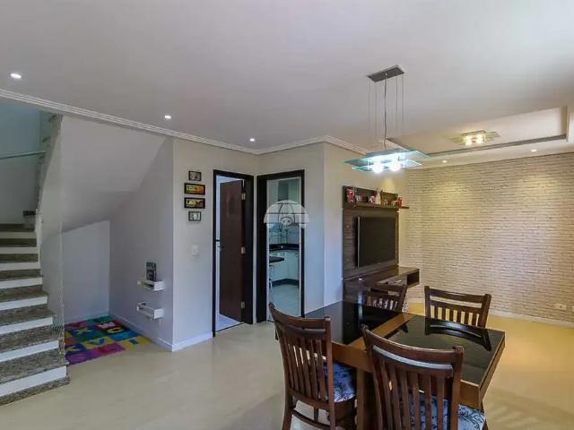 Casa / Sobrado para Locação em Curitiba/PR Novo Mundo 3 Quartos