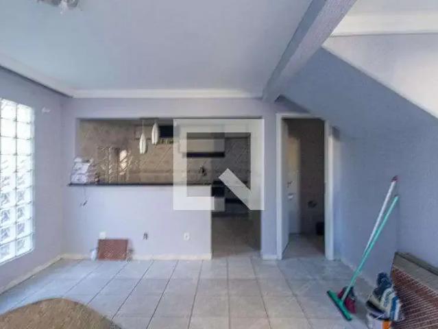 Casa / Sobrado para Locação em Curitiba/PR Novo Mundo 3 Quartos