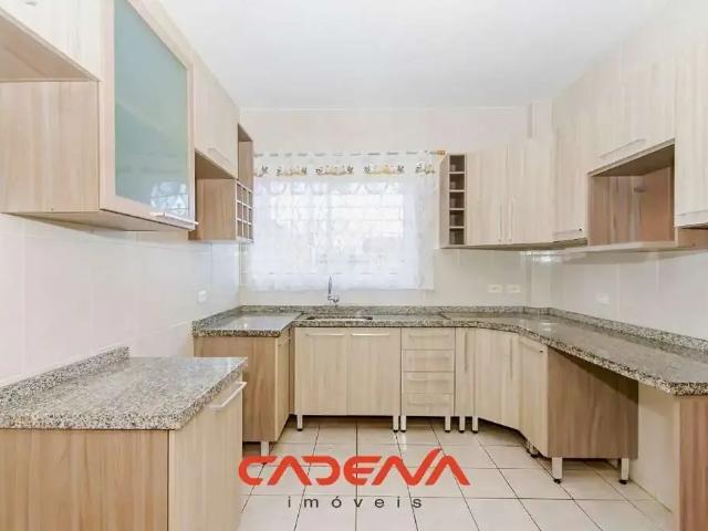 Casa / Sobrado para Locação em Curitiba/PR Novo Mundo 3 Quartos