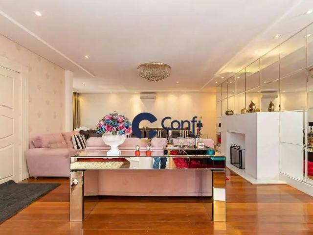 Casa / Sobrado para Locação em Curitiba/PR Novo Mundo 5 Quartos