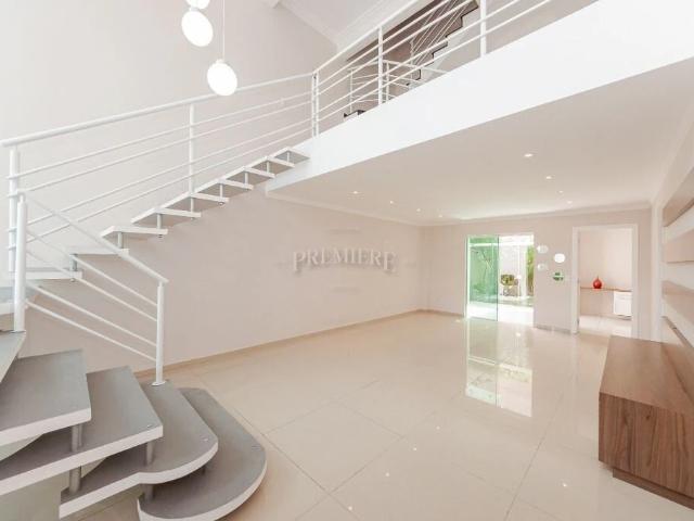 Casa / Sobrado para Locação em Curitiba/PR Orleans 3 Quartos