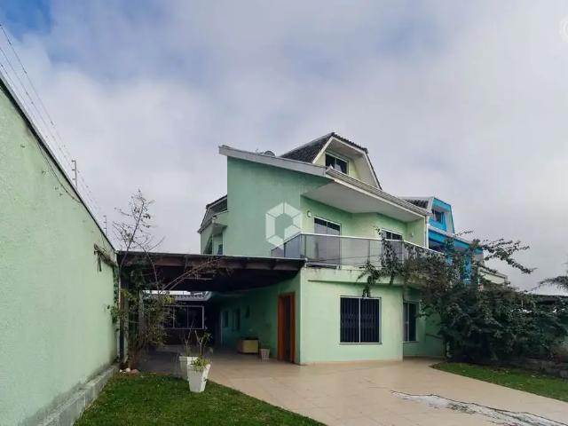 Casa / Sobrado para Locação em Curitiba/PR Pinheirinho 5 Quartos