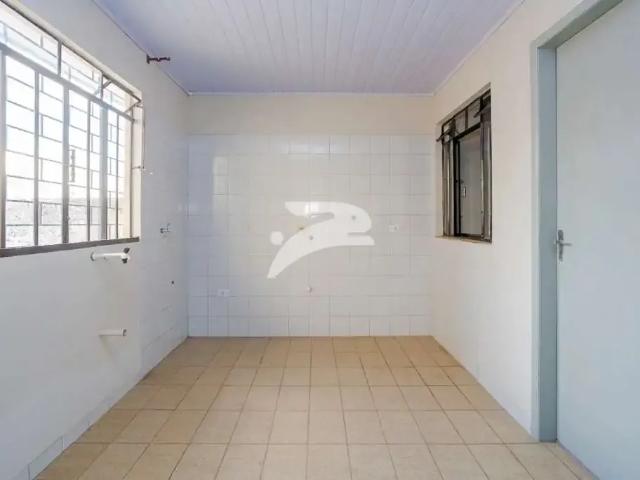 Casa / Sobrado para Locação em Curitiba/PR Pinheirinho 1 Quartos