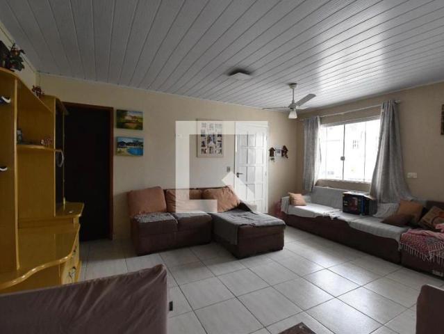 Casa / Sobrado para Locação em Curitiba/PR Pinheirinho 3 Quartos
