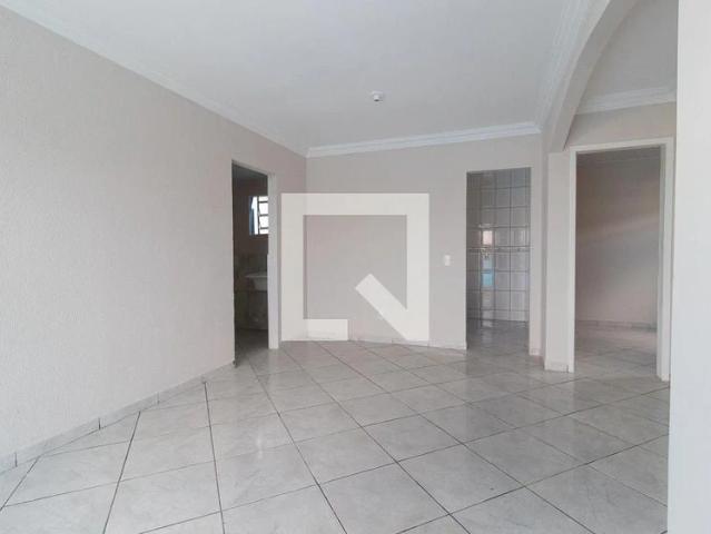 Casa / Sobrado para Locação em Curitiba/PR Pinheirinho 3 Quartos