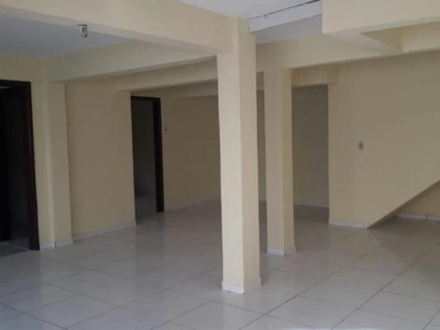 Casa / Sobrado para Locação em Curitiba/PR Pinheirinho 3 Quartos