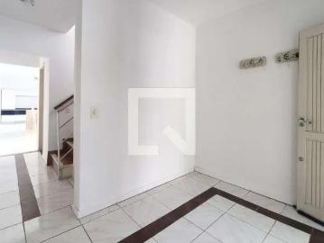 Casa / Sobrado para Locação em Curitiba/PR Pilarzinho 2 Quartos