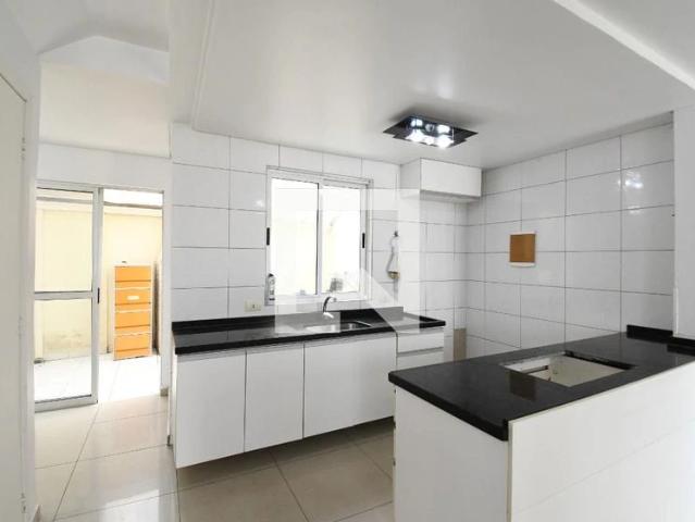 Casa / Sobrado para Locação em Curitiba/PR Pilarzinho 3 Quartos