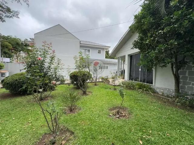 Casa / Sobrado para Locação em Curitiba/PR Portão 3 Quartos
