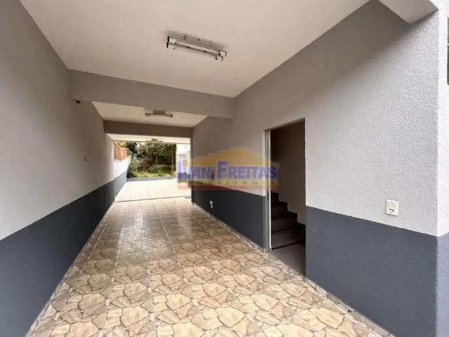 Casa / Sobrado para Locação em Curitiba/PR Portão 5 Quartos