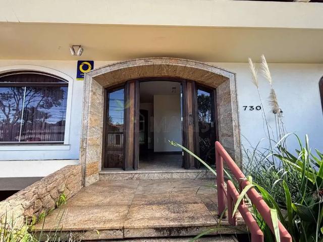 Casa / Sobrado para Locação em Curitiba/PR Rebouças 4 Quartos