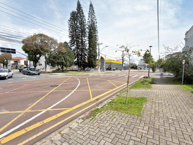 Casa / Sobrado para Locação em Curitiba/PR Rebouças 2 Quartos